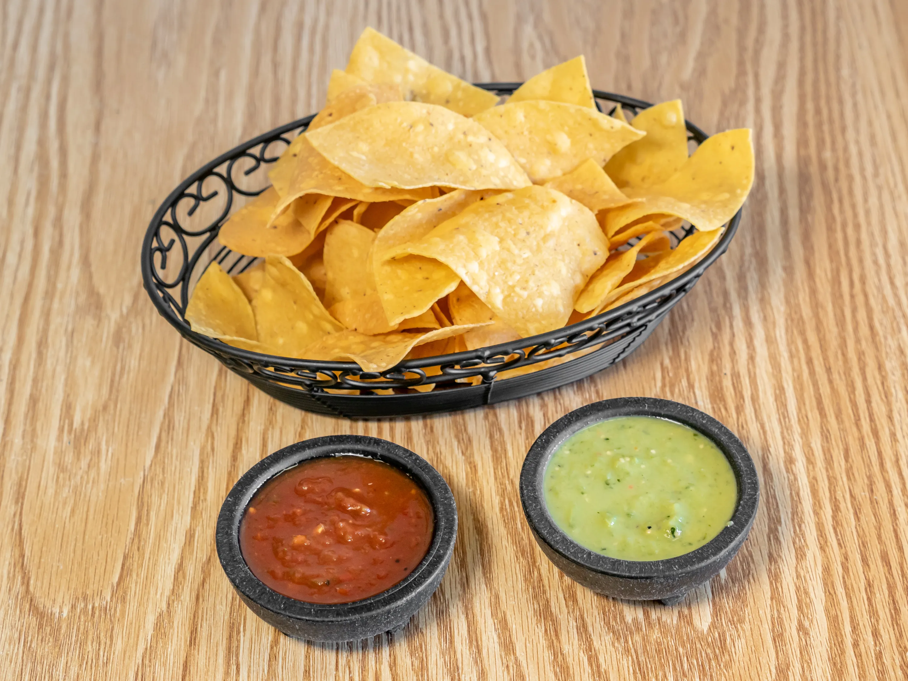 Chips and salsa, perfect for families at Taqueria Los Potrillos